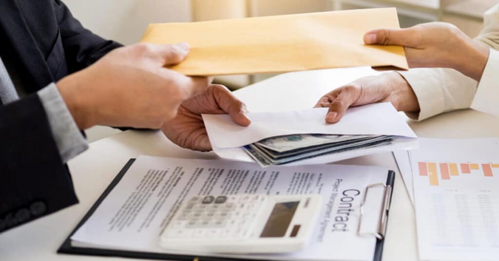10 Commercial Lease Clauses Tenants Need To Understand